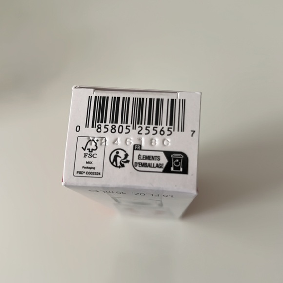 Elizabeth Arden Eight Hour® HydraPlay™ Skin Perfecting Daily Moisturizer - Picture 10 of 11